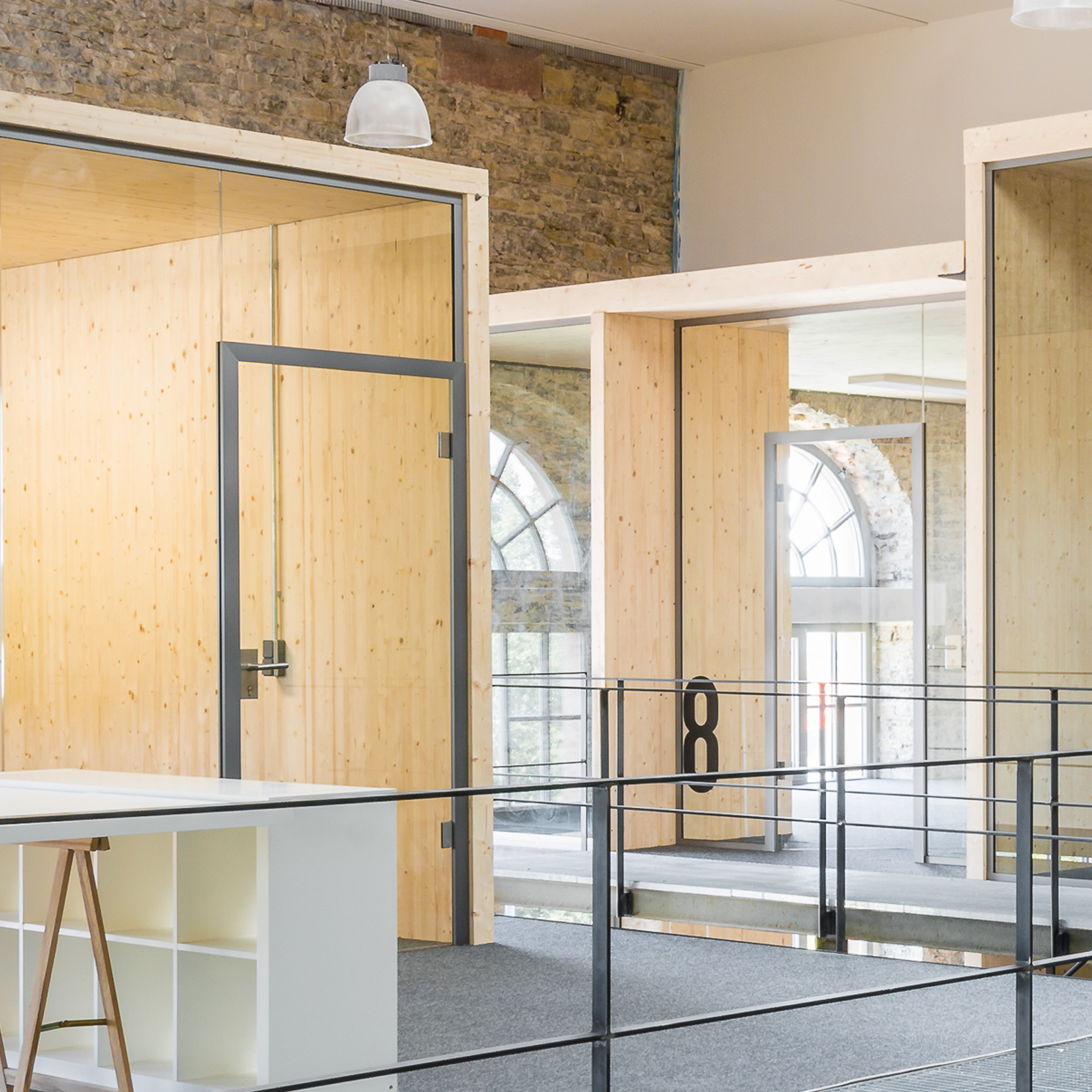 Festverglasungen mit Ganzglastüren