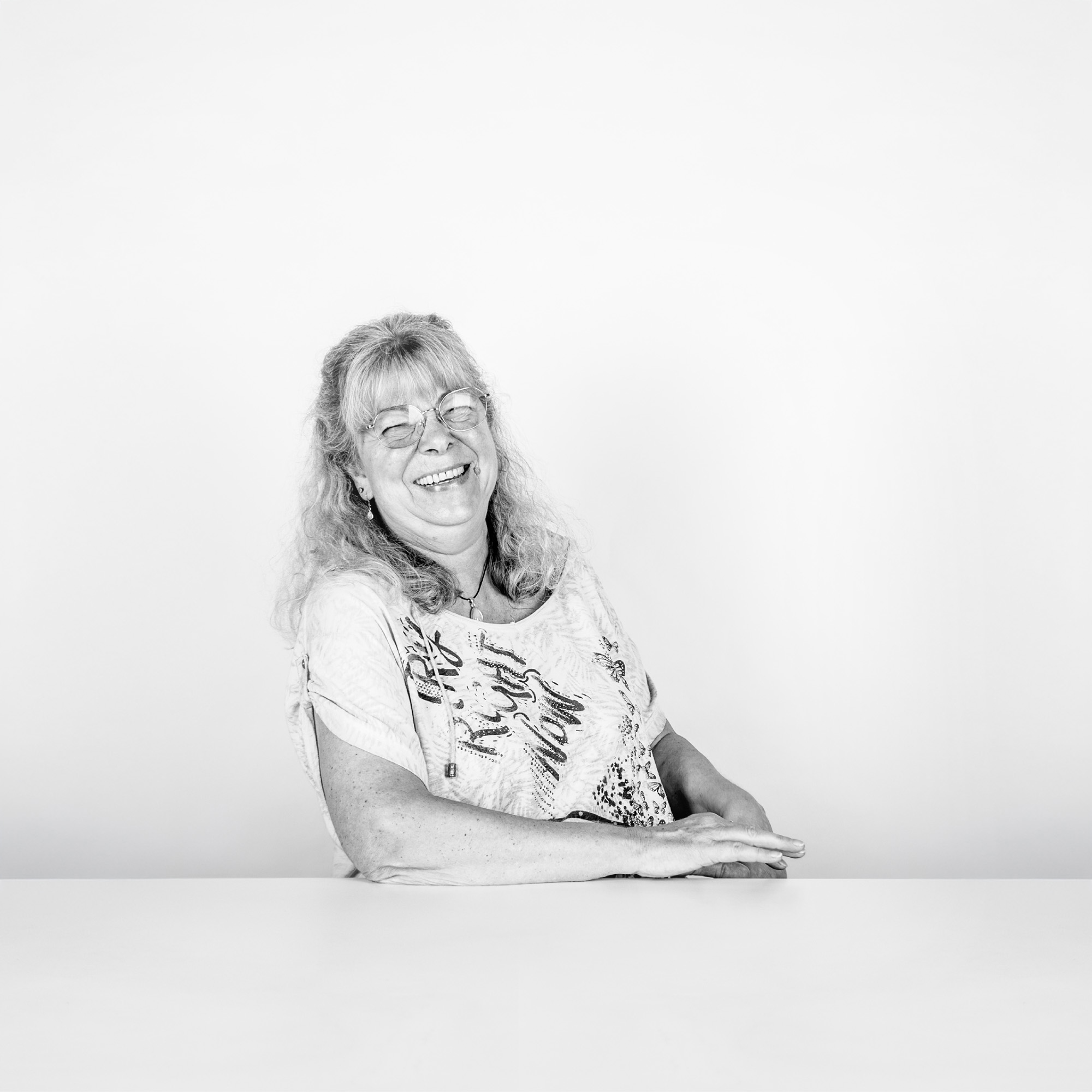 Portraitfoto von Brigitte Schmidt.