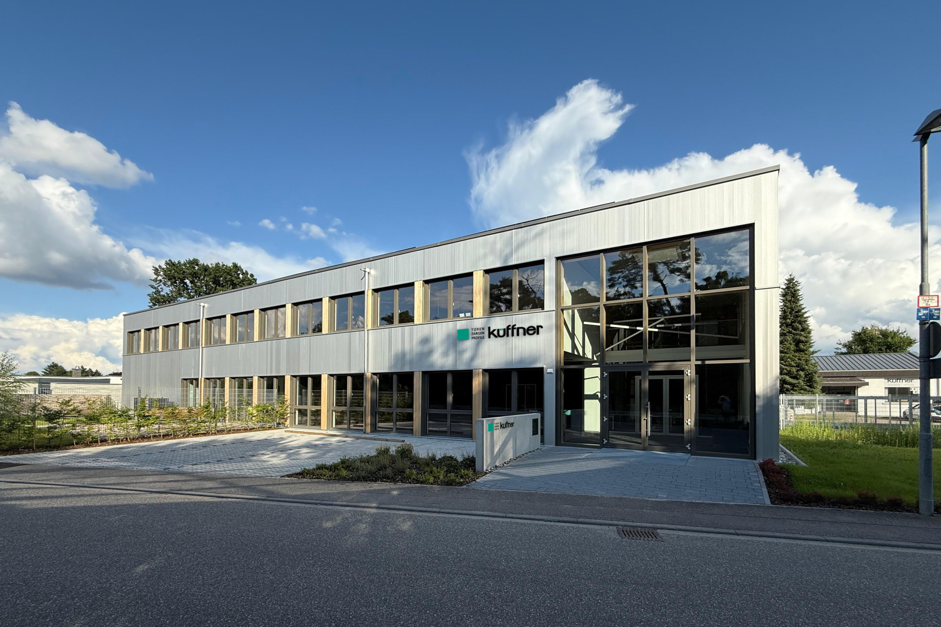 Ansicht Küffner Büro und Verwaltungsgebäude, Aluminiumfassade