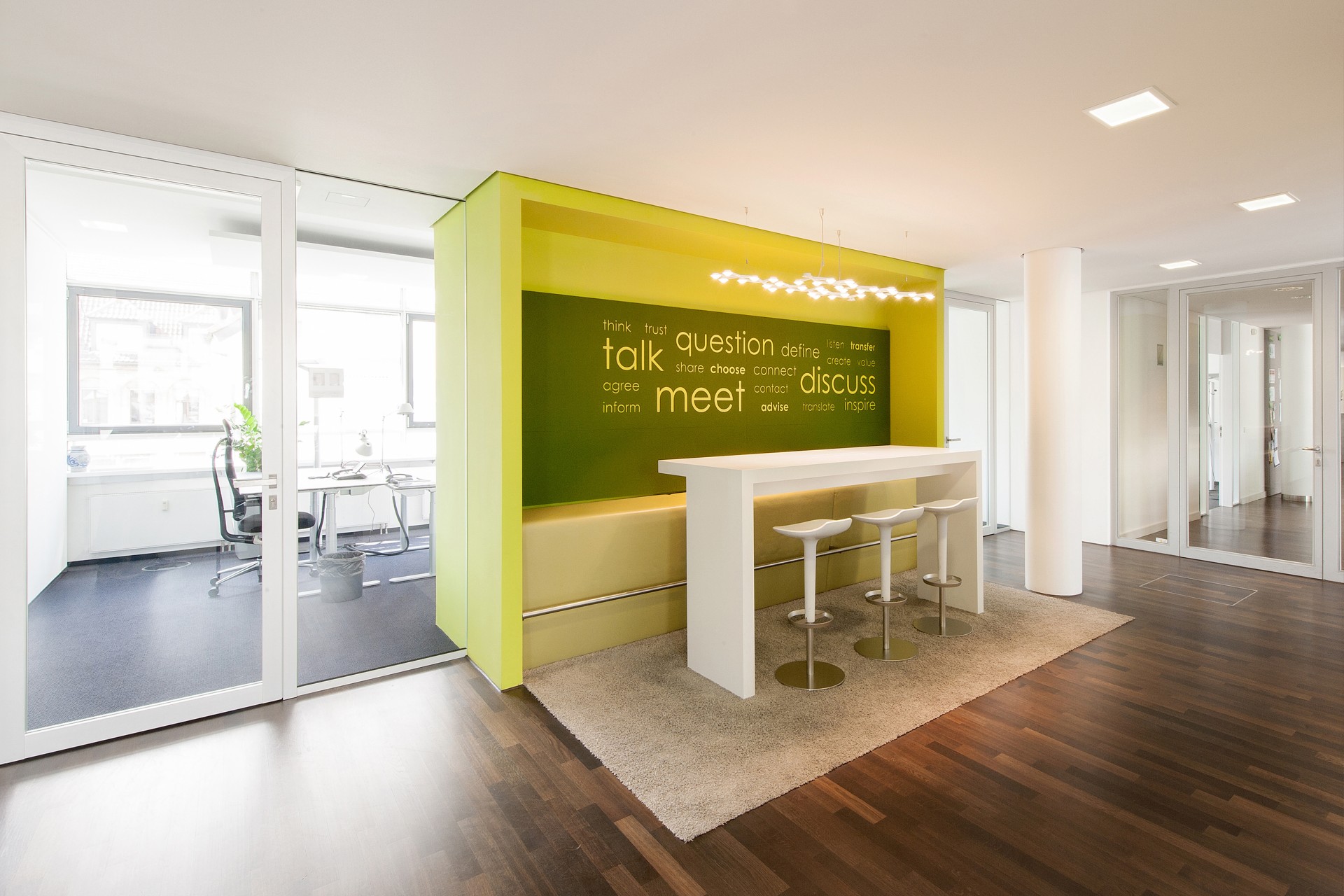 Aluminium - Rahmentüren im Büro