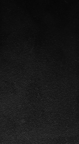Tiefschwarz, Feinstruktur matt